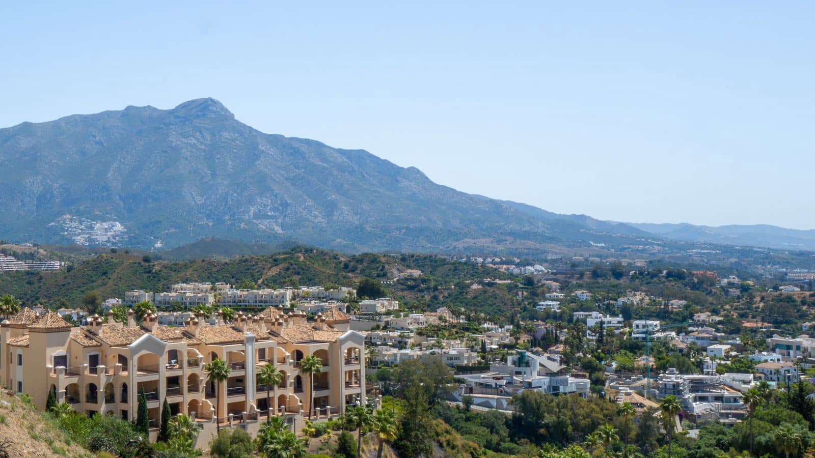 3 bedroom Penthouse for sale in Benahavis - € 2,300,000 (Ref: 9998394)