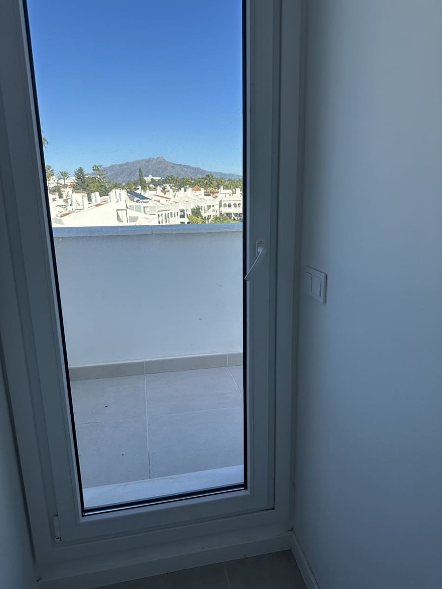 Ático de 3 habitaciones en Cancelada en venta - 895.000 € (Ref: 9998395)