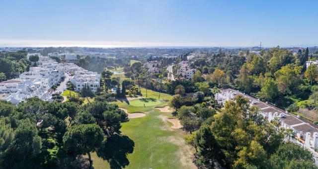 3 makuuhuone Omakotitalo myytävänä paikassa La Quinta, Benahavís mukana uima-altaan 
autotalli - 585 000 € (Ref: 8743146)