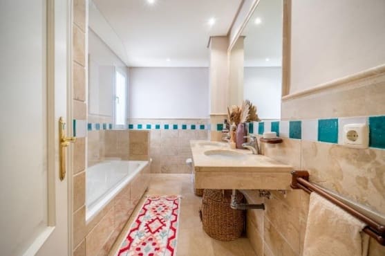 3 soverom Hus til salgs i Benahavis med svømmebasseng garasje - € 585 000 (Ref: 8743146)