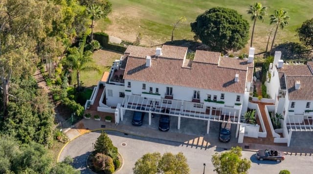 3 makuuhuone Omakotitalo myytävänä paikassa La Quinta, Benahavís mukana uima-altaan 
autotalli - 585 000 € (Ref: 8743146)