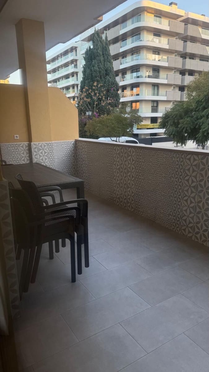 2 soverom Leilighet til salgs i Fuengirola med garasje - € 318 000 (Ref: 8775907)