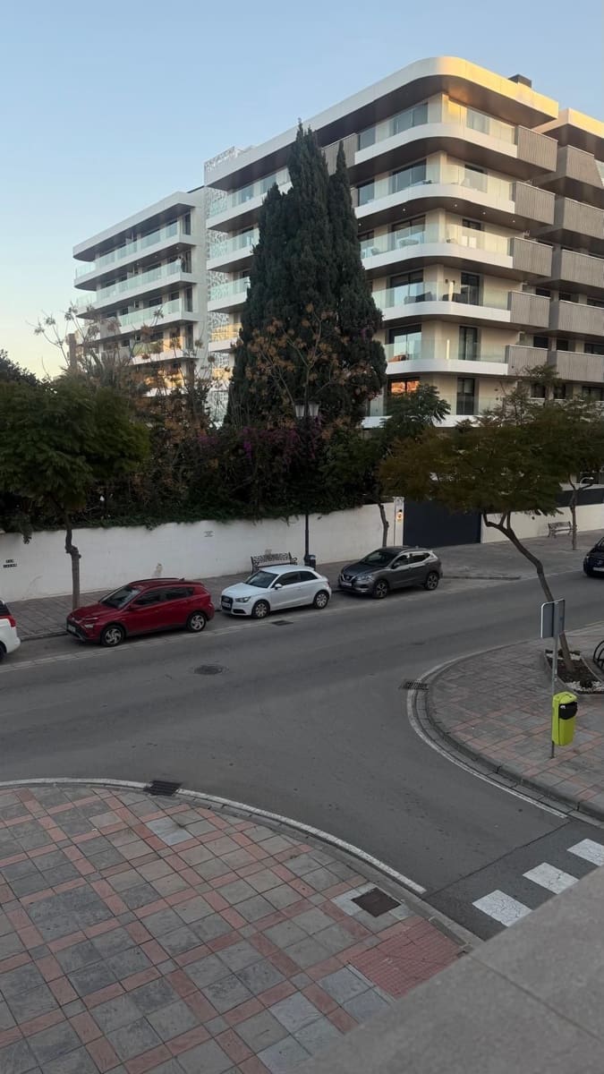 2 soverom Leilighet til salgs i Fuengirola med garasje - € 318 000 (Ref: 8775907)