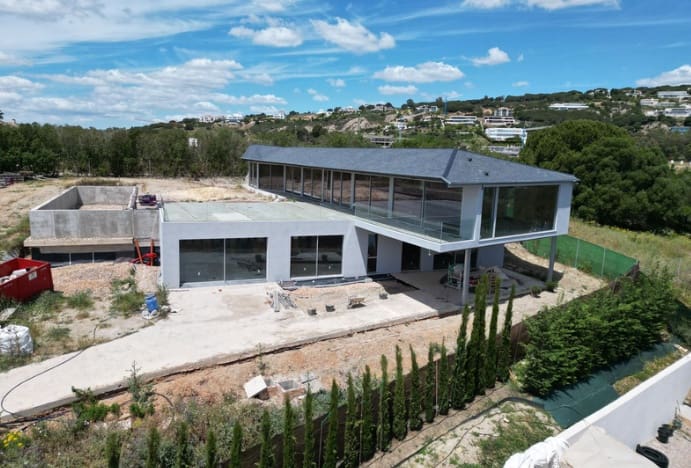 3 bedroom Villa for sale in Sotogrande with pool garage - € 5,000,000 (Ref: 8797303)