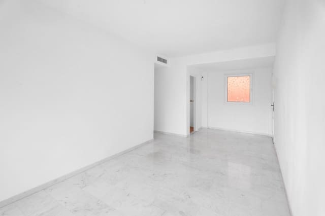 2 soverom Penthouse til salgs i Zona Centro Comercial Torrequebrada, Benalmádena med svømmebasseng garasje - € 270 000 (Ref: 8838301)