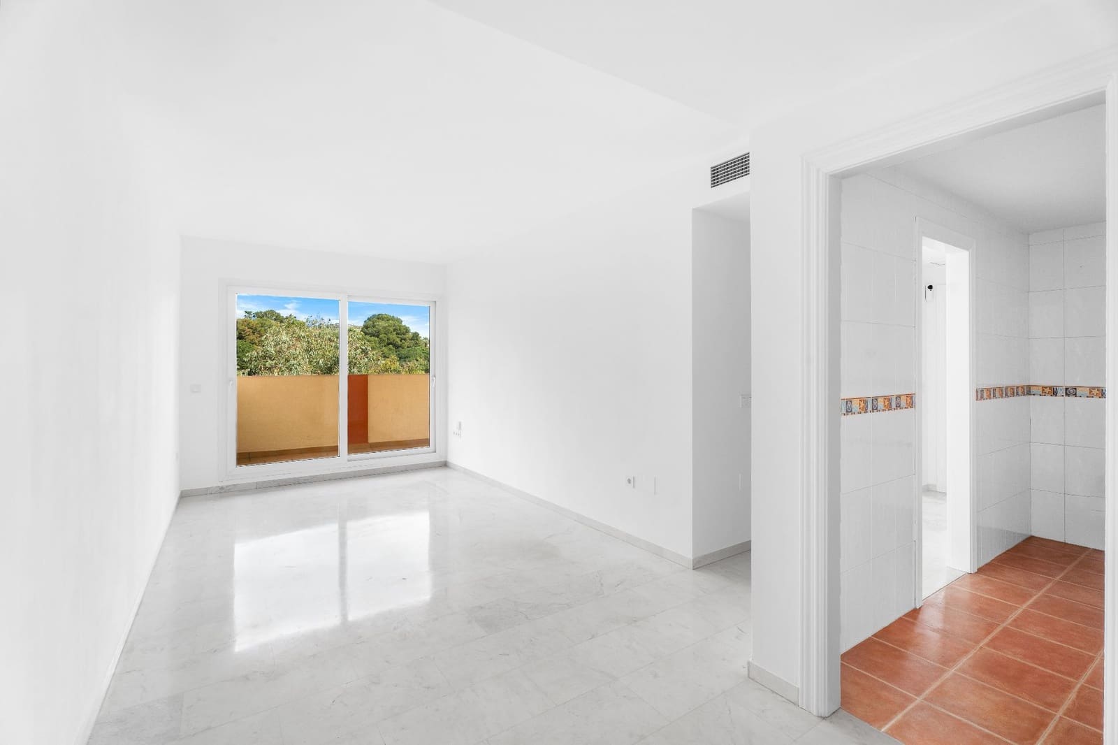 2 sypialnia Penthouse na sprzedaż w Benalmadena z basenem garażem - 270 000 € (Ref: 8838301)