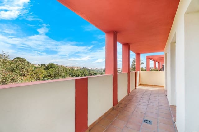 2 soverom Penthouse til salgs i Zona Centro Comercial Torrequebrada, Benalmádena med svømmebasseng garasje - € 270 000 (Ref: 8838301)