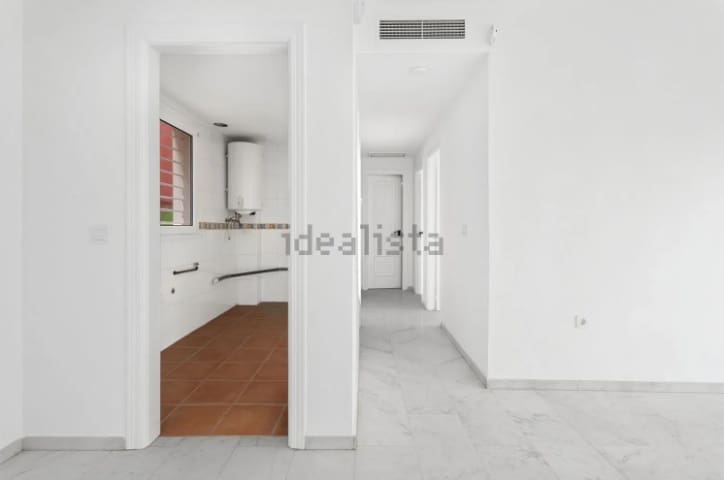 2 soveværelse Lejlighed til salg i Benalmadena med swimmingpool garage - € 250.000 (Ref: 8838303)