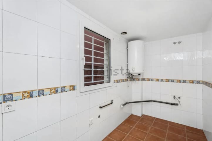 2 soveværelse Lejlighed til salg i Benalmadena med swimmingpool garage - € 250.000 (Ref: 8838303)