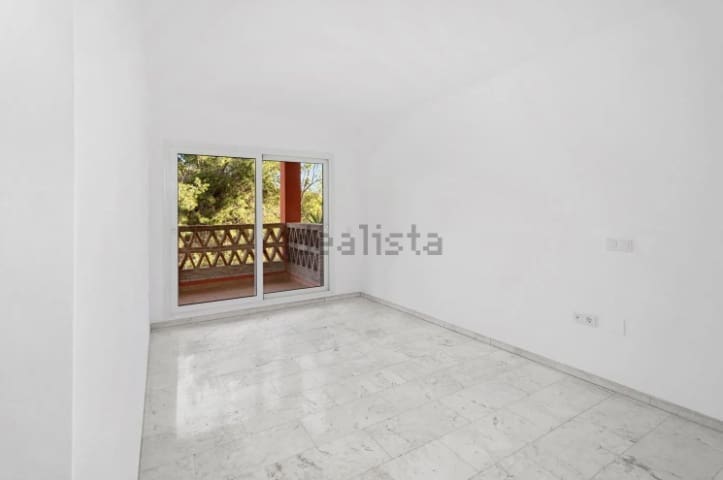 2 soveværelse Lejlighed til salg i Benalmadena med swimmingpool garage - € 250.000 (Ref: 8838303)