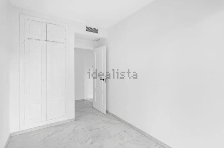 2 soveværelse Lejlighed til salg i Benalmadena med swimmingpool garage - € 250.000 (Ref: 8838303)