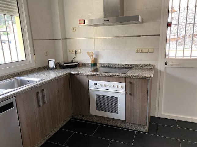 4 soveværelse Villa til salg i Alhaurin de la Torre med swimmingpool garage - € 830.000 (Ref: 8840747)