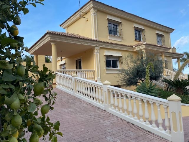 4 soveværelse Villa til salg i Alhaurin de la Torre med swimmingpool garage - € 830.000 (Ref: 8840747)