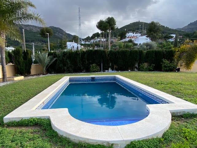 4 soveværelse Villa til salg i Alhaurin de la Torre med swimmingpool garage - € 830.000 (Ref: 8840747)