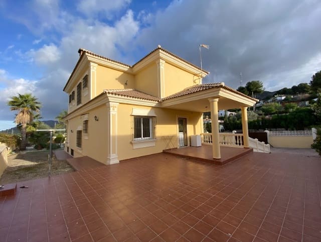 4 soveværelse Villa til salg i Alhaurin de la Torre med swimmingpool garage - € 830.000 (Ref: 8840747)