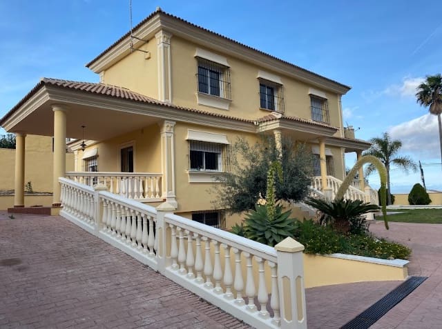 4 soveværelse Villa til salg i Alhaurín de la Torre med swimmingpool garage - € 830.000 (Ref: 8840747)