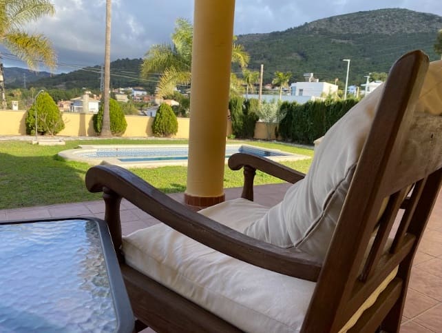 4 soveværelse Villa til salg i Alhaurin de la Torre med swimmingpool garage - € 830.000 (Ref: 8840747)