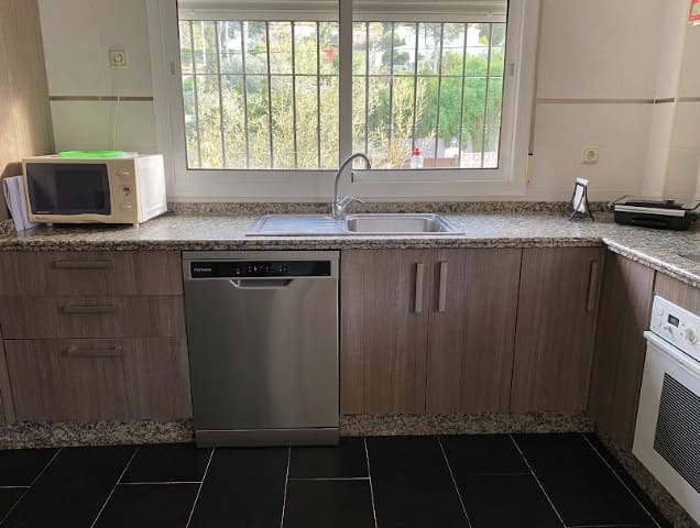 4 soveværelse Villa til salg i Alhaurin de la Torre med swimmingpool garage - € 830.000 (Ref: 8840747)