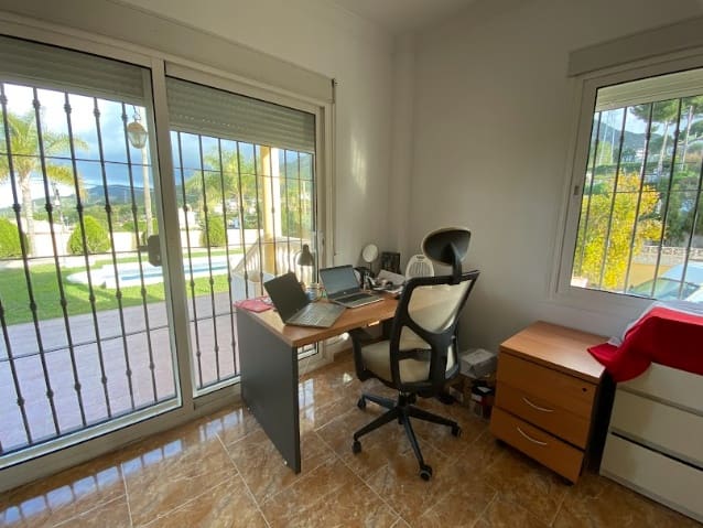 4 soveværelse Villa til salg i Alhaurin de la Torre med swimmingpool garage - € 830.000 (Ref: 8840747)