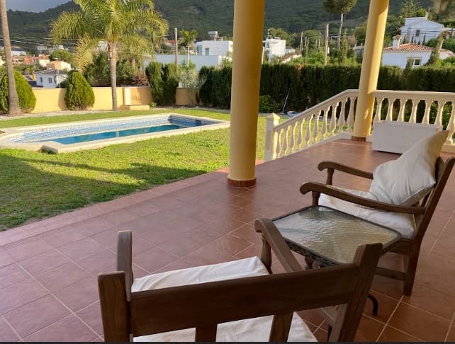 4 soveværelse Villa til salg i Alhaurin de la Torre med swimmingpool garage - € 830.000 (Ref: 8840747)