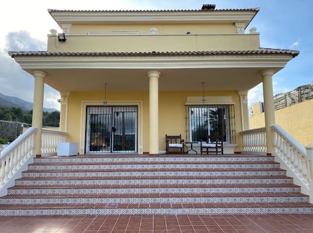 4 soveværelse Villa til salg i Alhaurin de la Torre med swimmingpool garage - € 830.000 (Ref: 8840747)