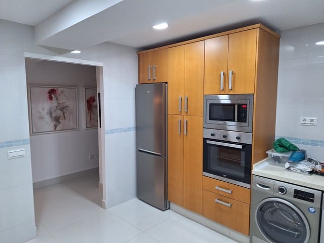 3 bedroom Flat for sale in Málaga city - € 570,000 (Ref: 8851435)