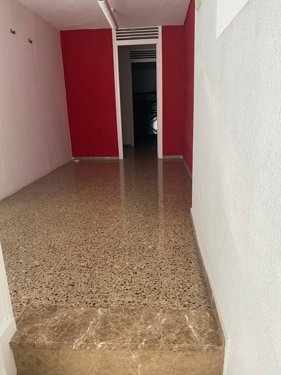 Commercial for sale in Benicarlo - € 350,000 (Ref: 8889093)