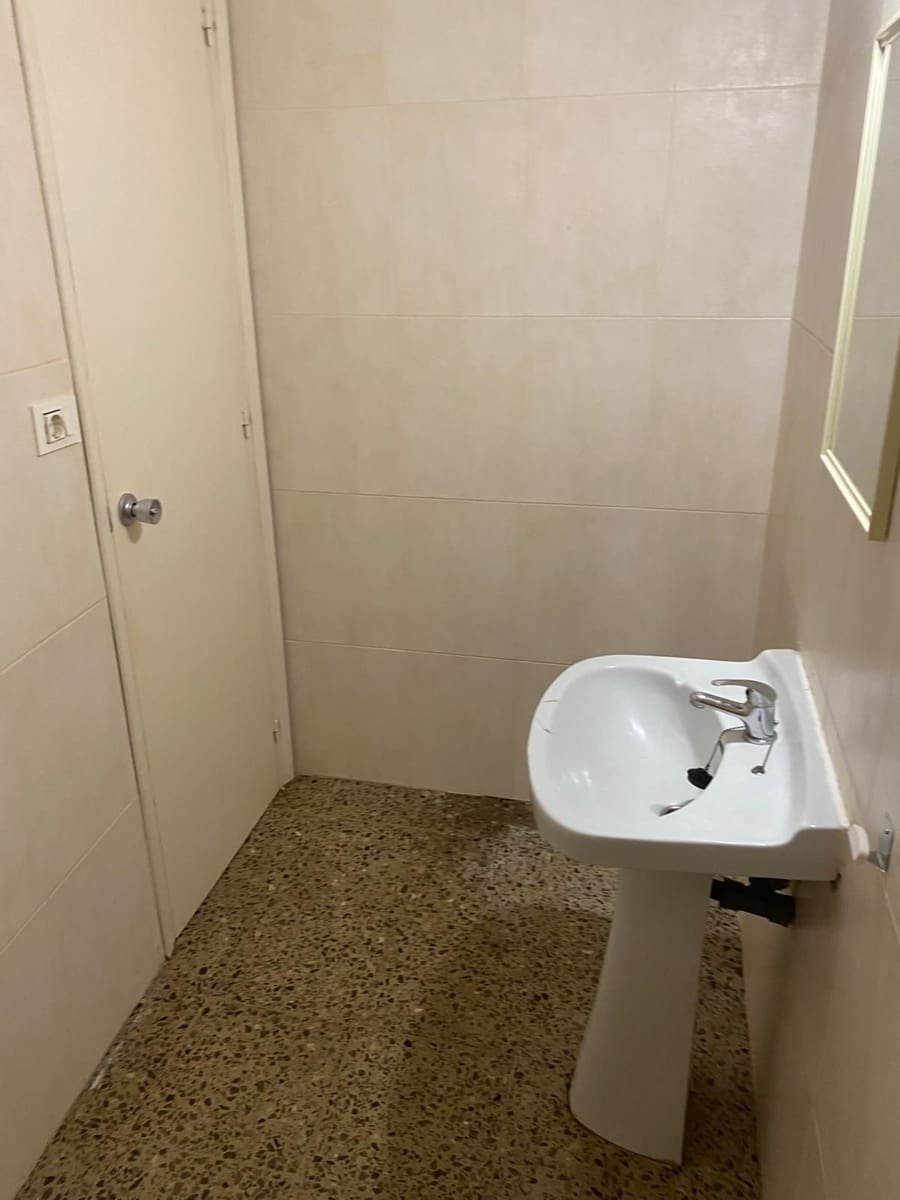 Commercial for sale in Benicarlo - € 350,000 (Ref: 8889093)