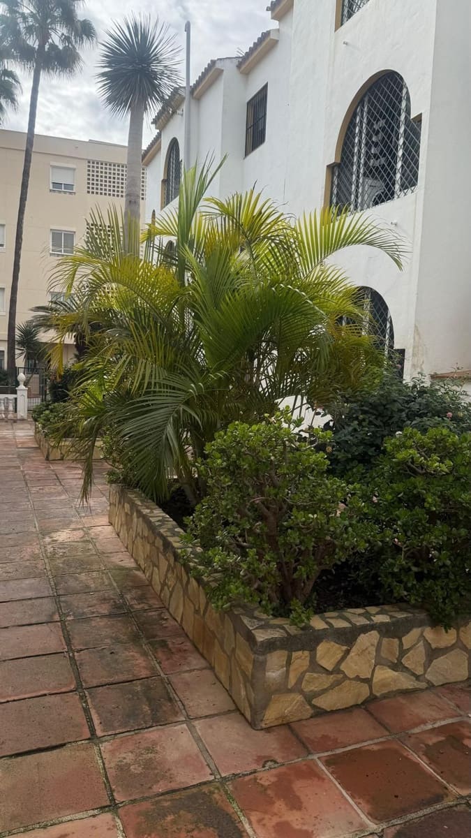 Piso de 2 habitaciones en Mijas Costa en venta - 305.000 € (Ref: 8896132)