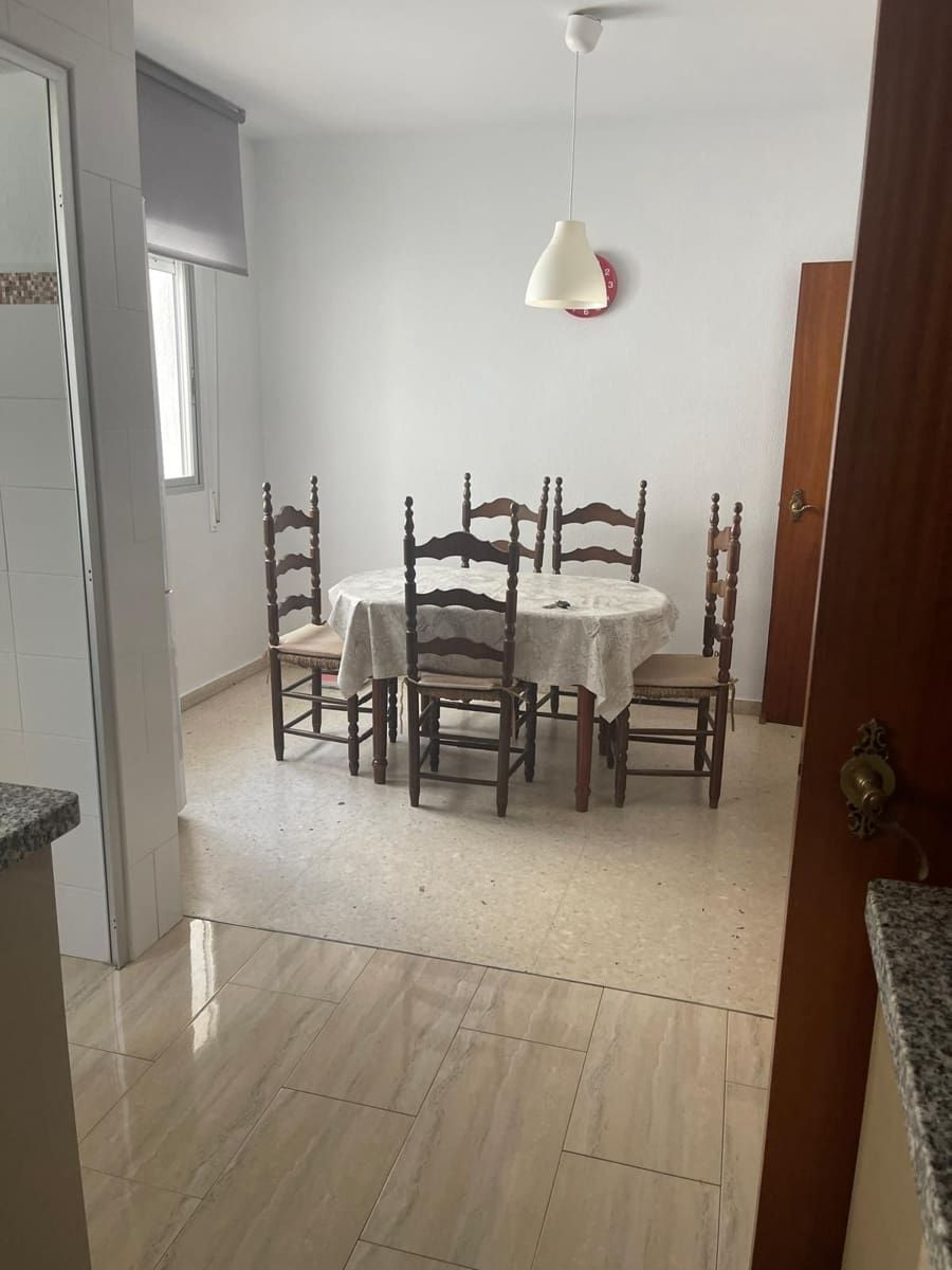3 slaapkamer Flat te koop in Fuengirola - € 350.000 (Ref: 8990392)
