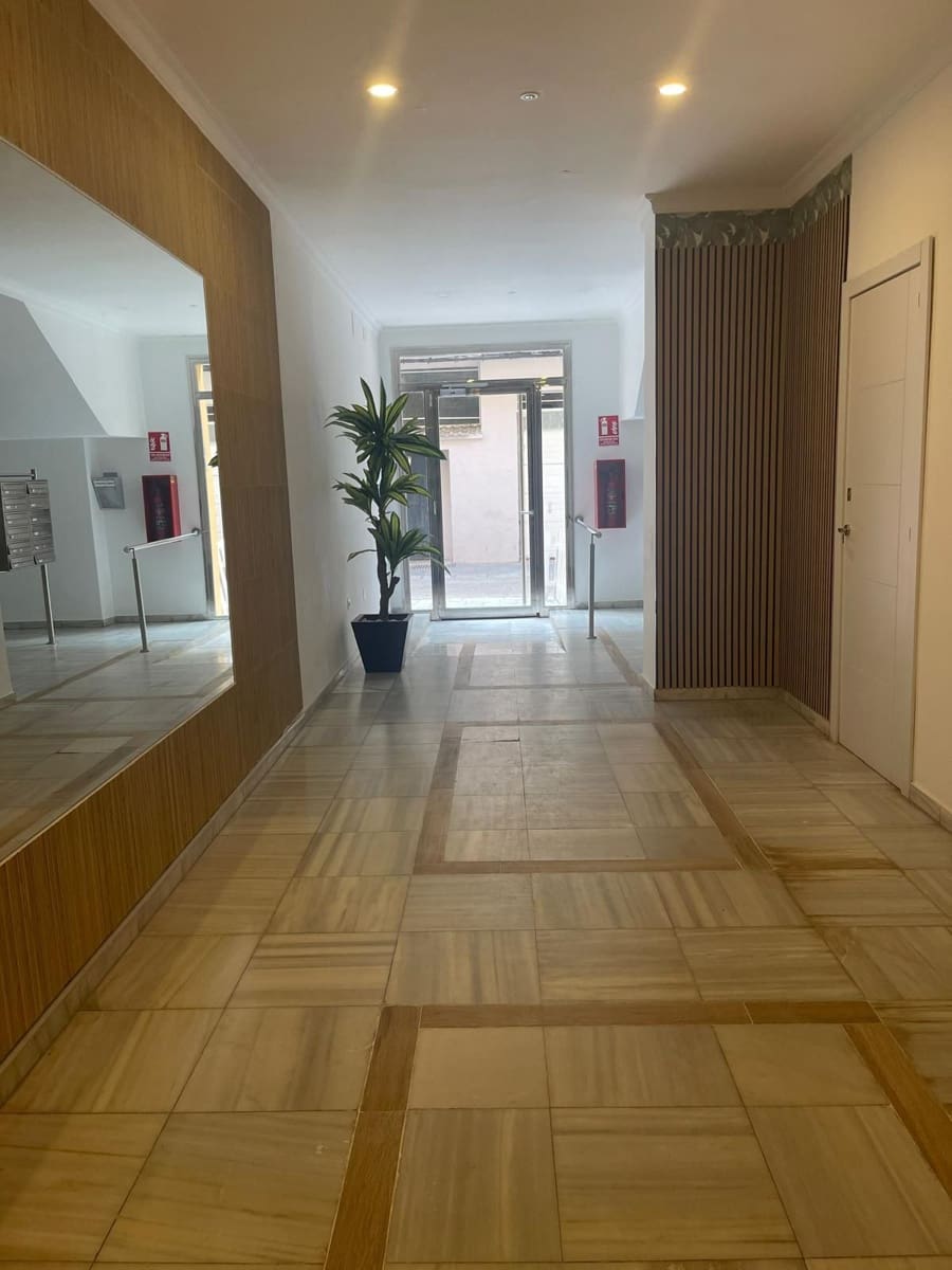 3 slaapkamer Flat te koop in Fuengirola - € 350.000 (Ref: 8990392)