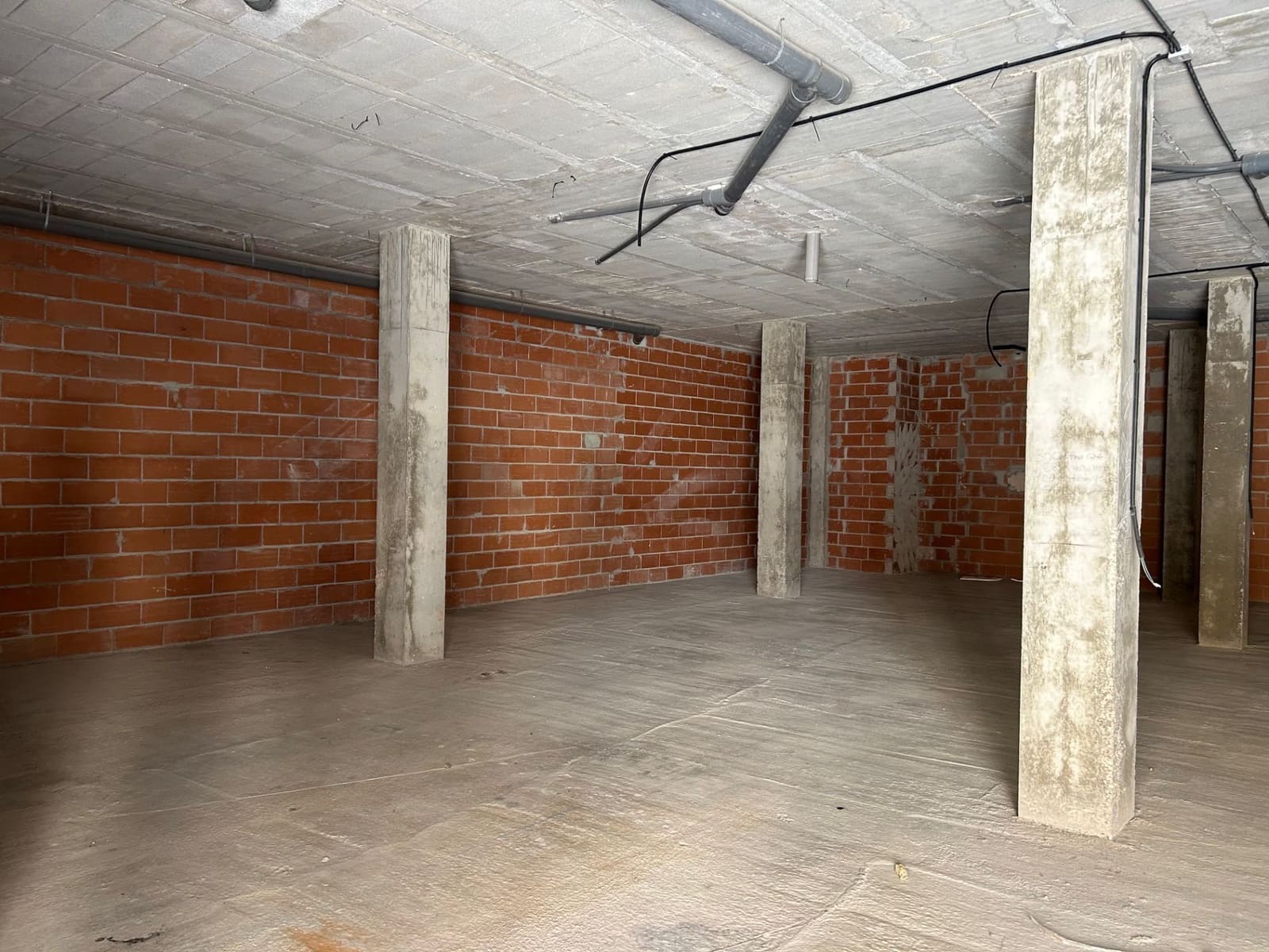 Kommersiell till salu i Vinaros - 300 000 € (Ref: 9002886)