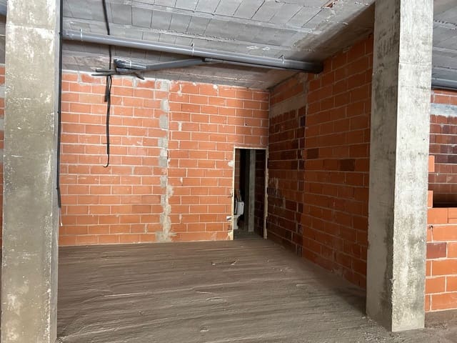 Commercial for sale in Vinaròs - € 300,000 (Ref: 9002886)