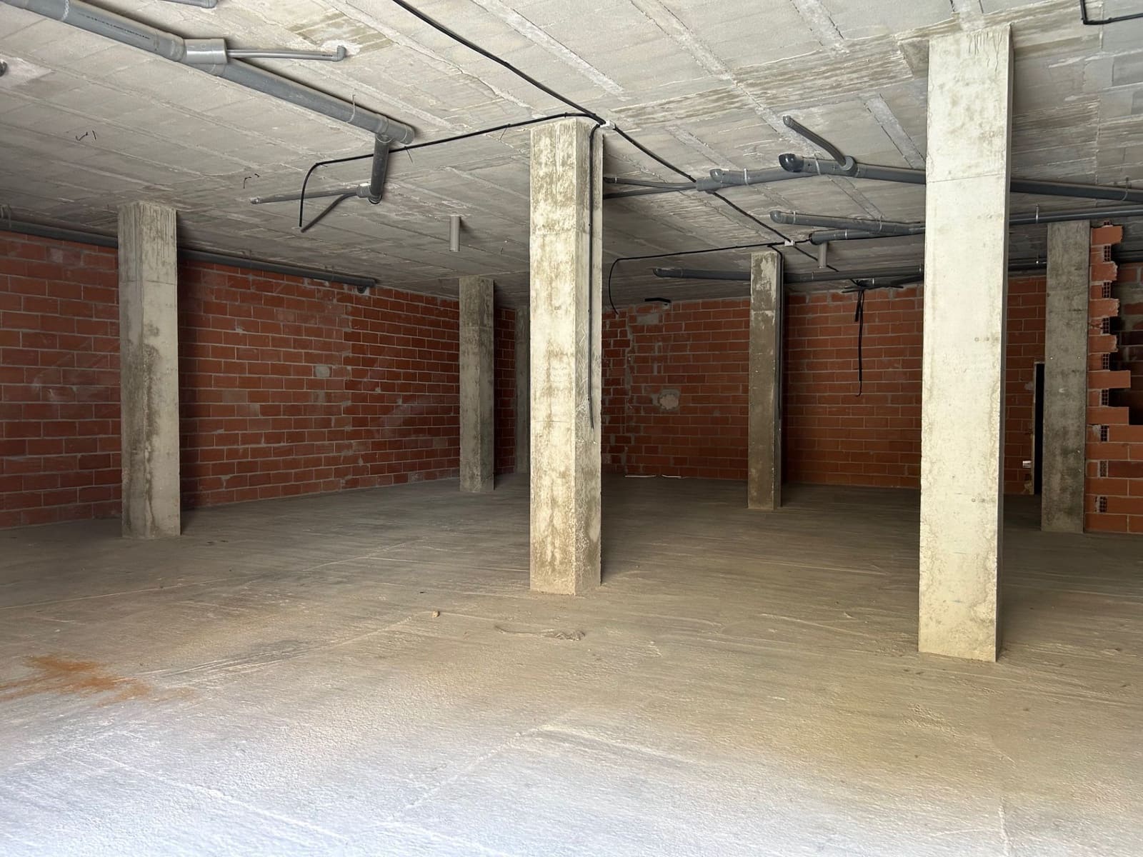 Kommersiell till salu i Vinaros - 300 000 € (Ref: 9002886)