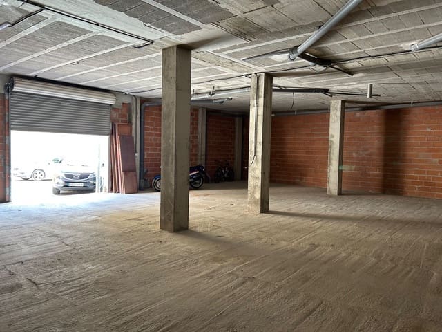 Commercial for sale in Vinaròs - € 300,000 (Ref: 9002886)