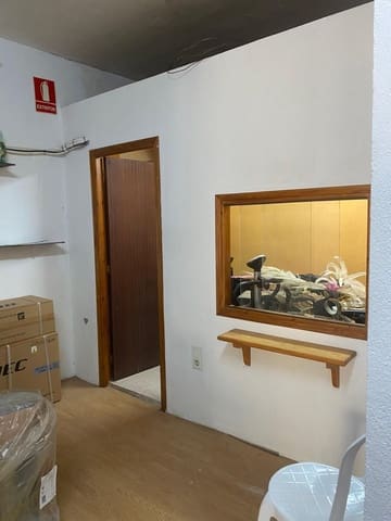 Kaupallinen myytävänä paikassa Vinaròs - 69 000 € (Ref: 9036377)