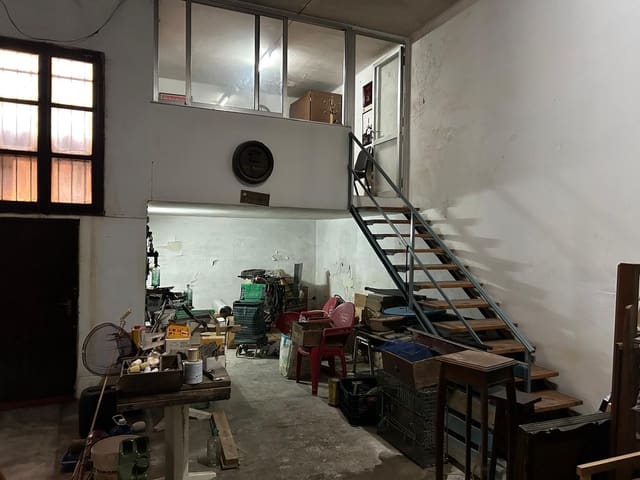 Commercial for sale in Vinaròs - € 198,000 (Ref: 9163375)