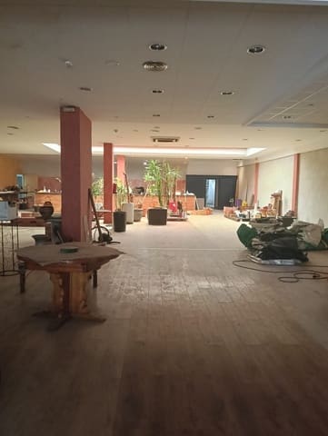 Kaupallinen myytävänä paikassa Benicarló - 300 000 € (Ref: 9183259)