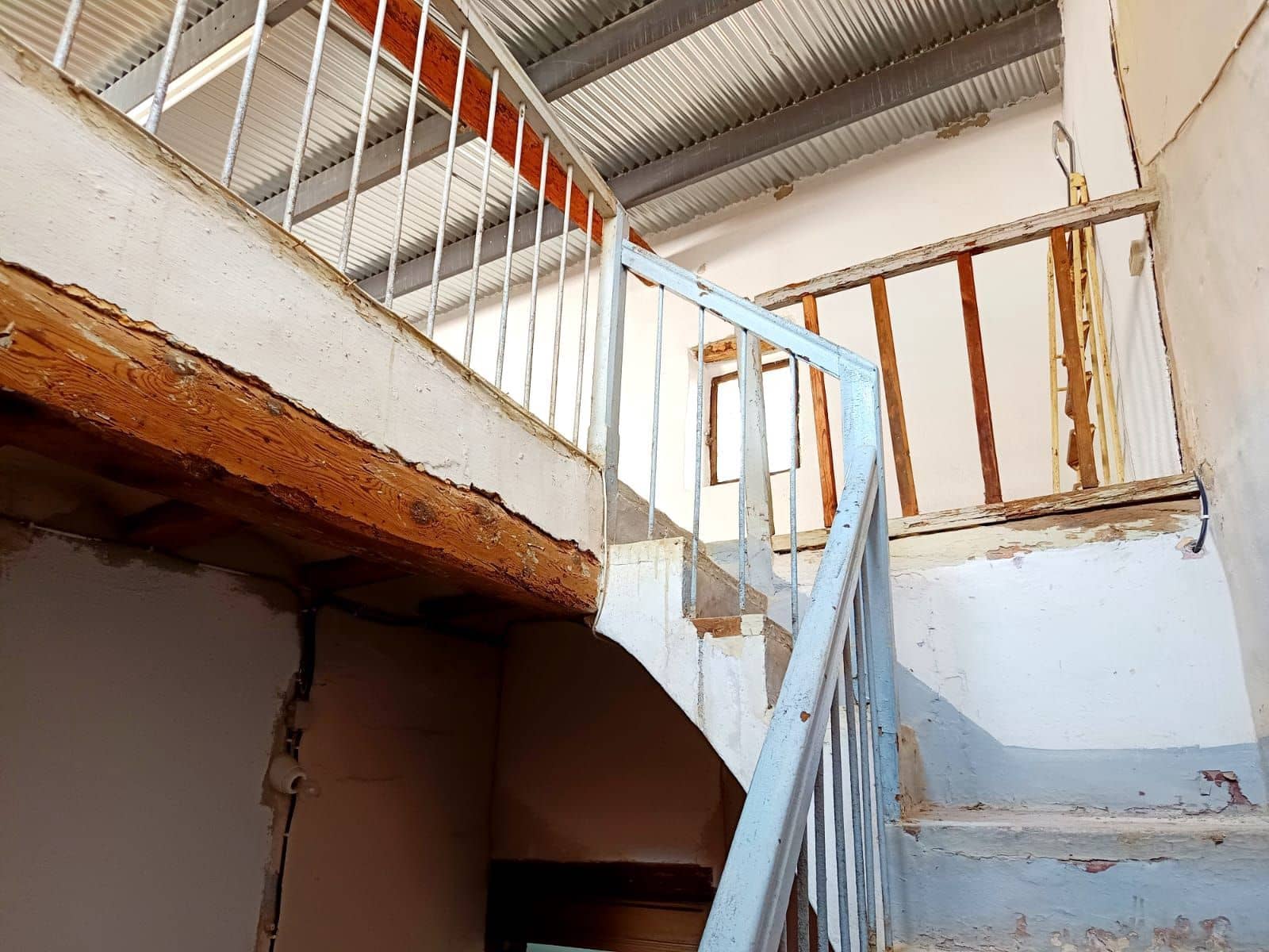 4 soveværelse Villa til salg i Calig - € 130.000 (Ref: 9183260)