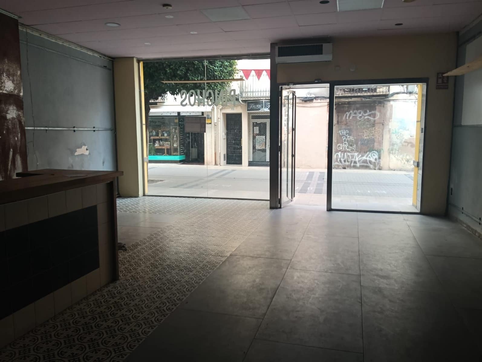 Commercial for rent in Benicarlo - € 1,700 (Ref: 9239576)