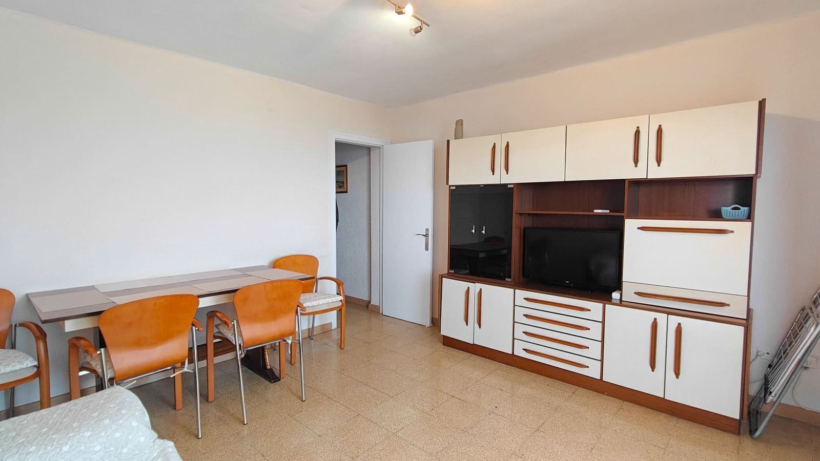 4 slaapkamer Flat te koop in Vinaros - € 95.300 (Ref: 9395697)