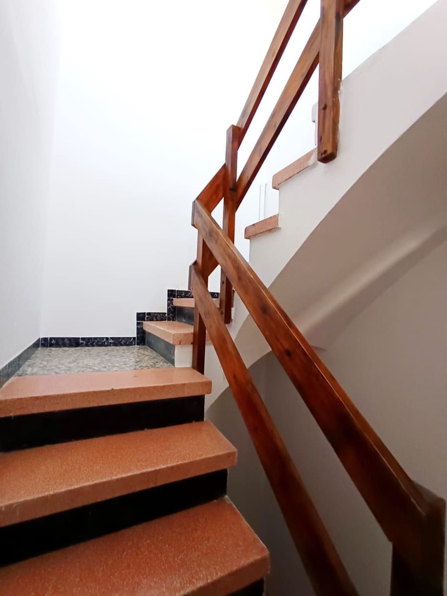 6 bedroom Villa for sale in Calig with garage - € 114,000 (Ref: 9439669)