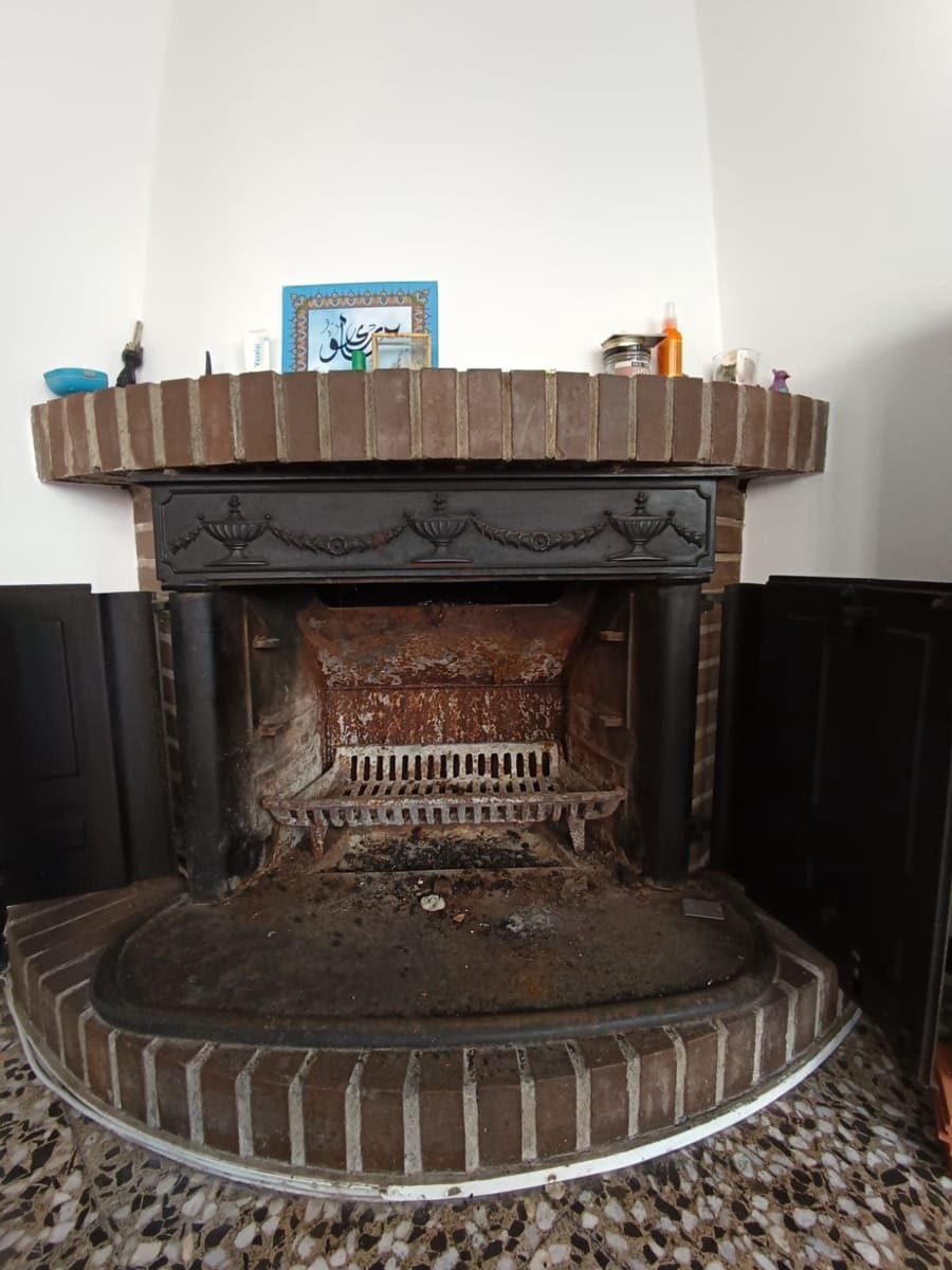 6 bedroom Villa for sale in Calig with garage - € 114,000 (Ref: 9439669)