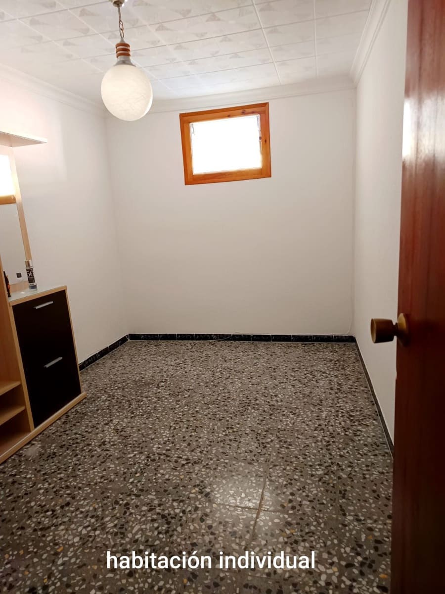 6 bedroom Villa for sale in Calig with garage - € 114,000 (Ref: 9439669)