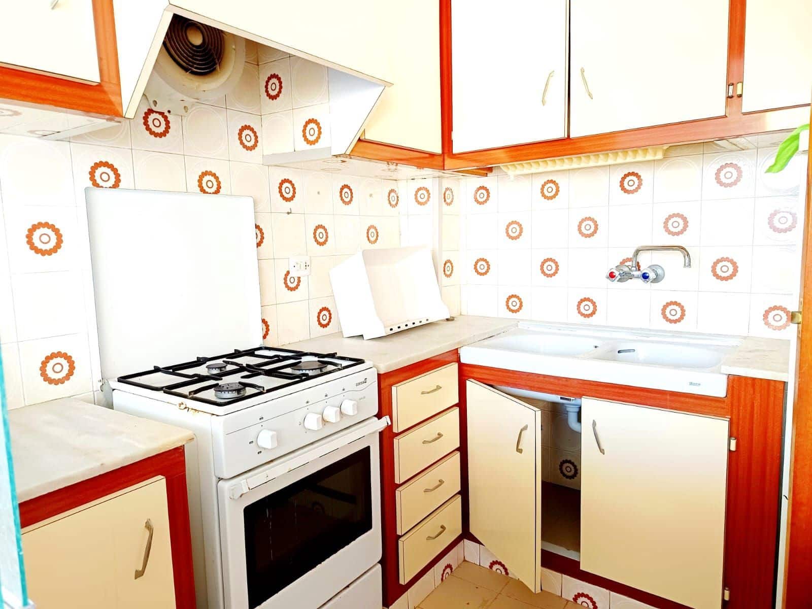 6 bedroom Villa for sale in Calig with garage - € 114,000 (Ref: 9439669)