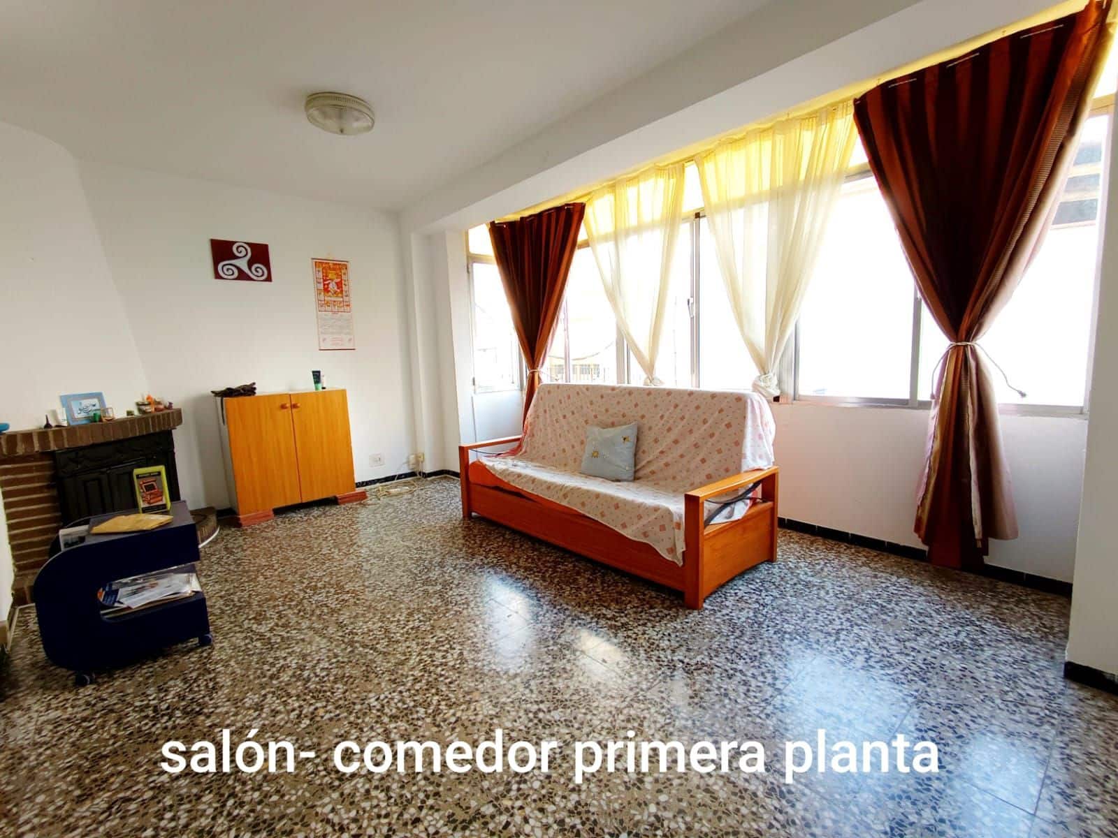 6 bedroom Villa for sale in Calig with garage - € 114,000 (Ref: 9439669)