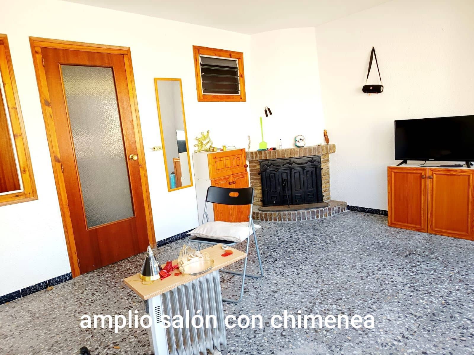 6 bedroom Villa for sale in Calig with garage - € 114,000 (Ref: 9439669)