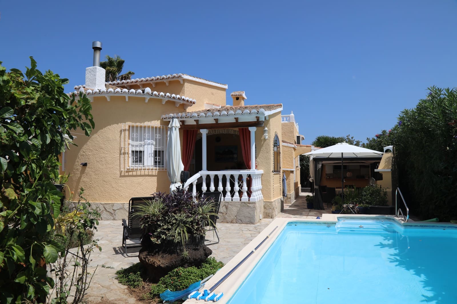 3 bedroom Bungalow for sale in Els Poblets with pool garage - € 475,000 (Ref: 10017743)
