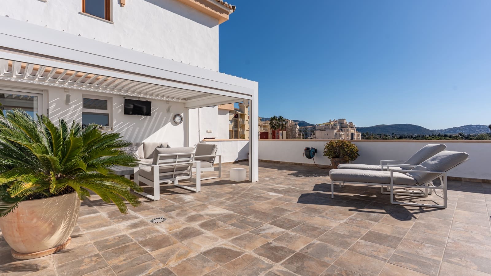 4 bedroom Penthouse for sale in Denia with pool garage - € 770,000 (Ref: 9431062)