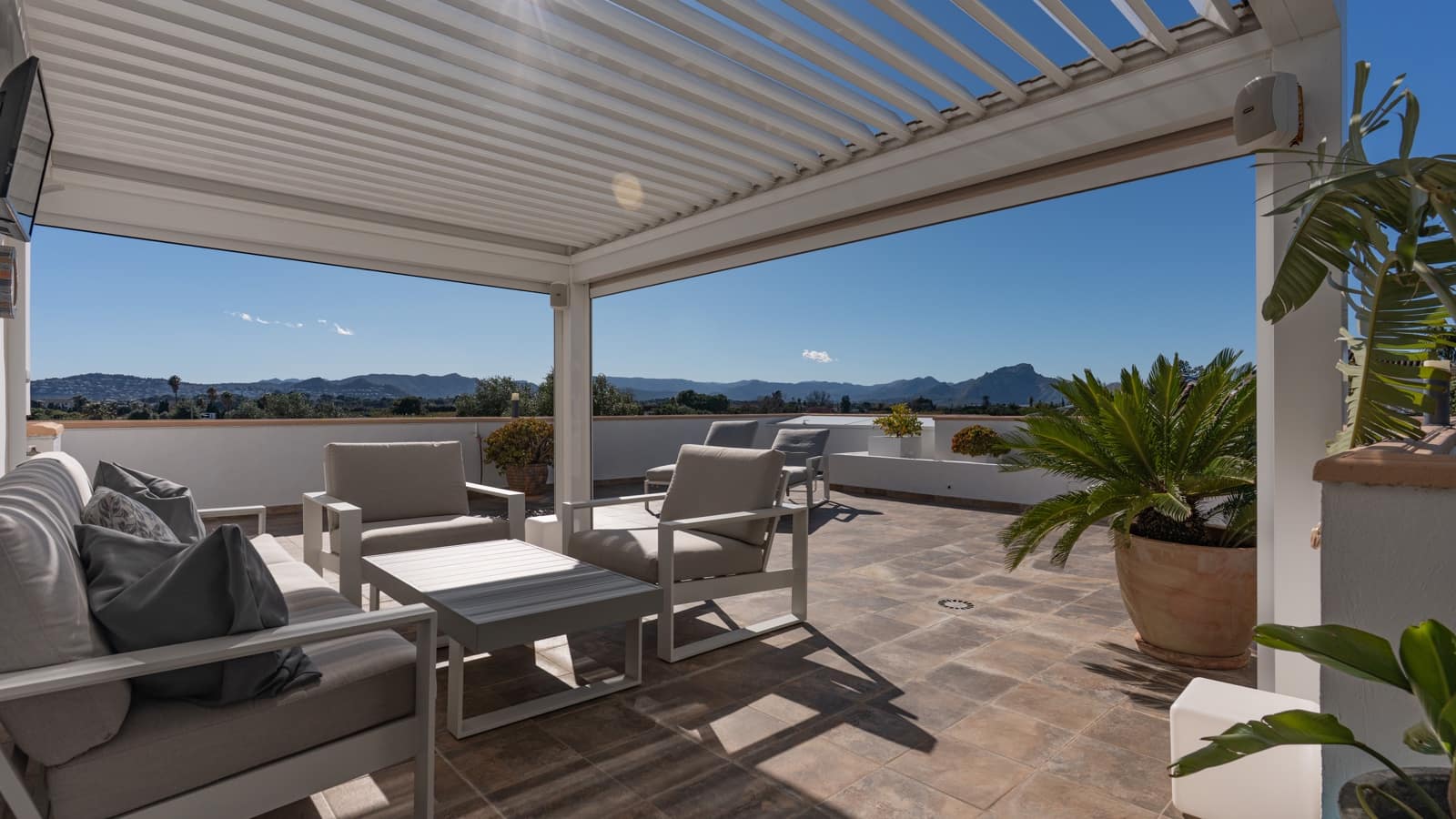 4 bedroom Penthouse for sale in Denia with pool garage - € 770,000 (Ref: 9431062)